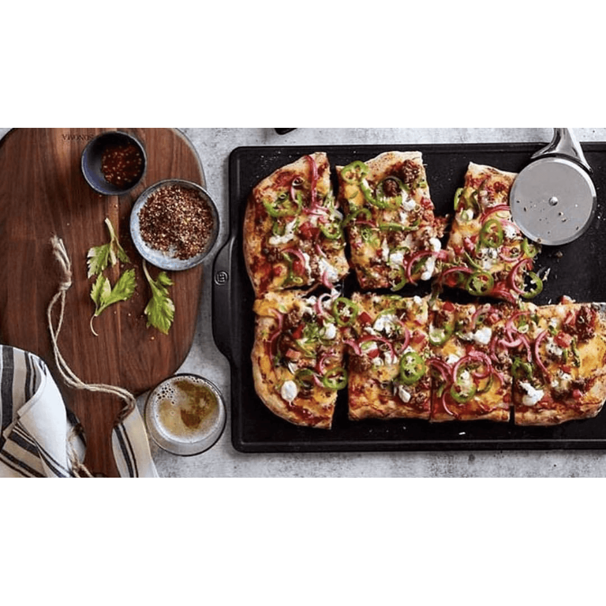 Emile Henry Pizza Stone: Rectangular, Charcoal