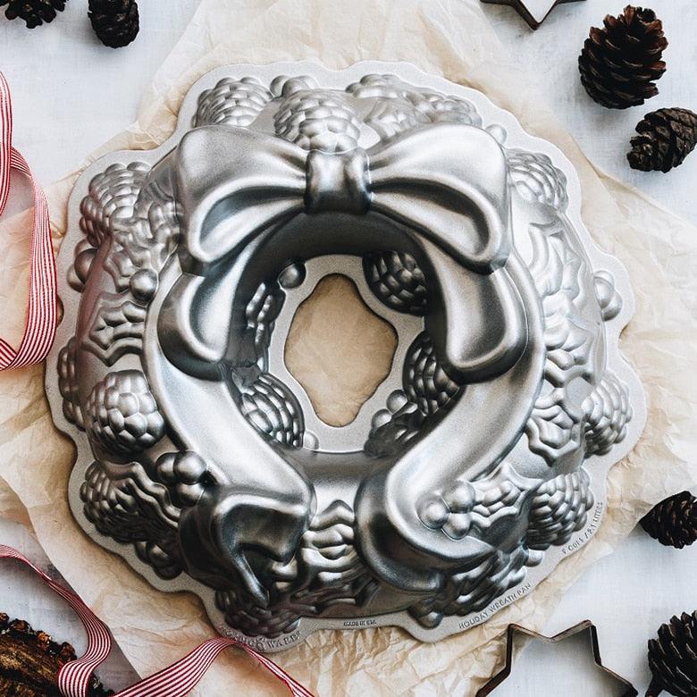 NordicWare Bundt Pan: 9 cup, Holiday Wreath