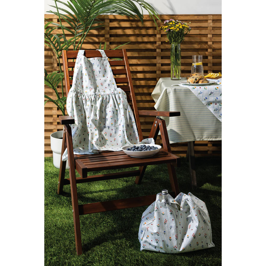 NOW Designs Grocery Bag: Hand Picked