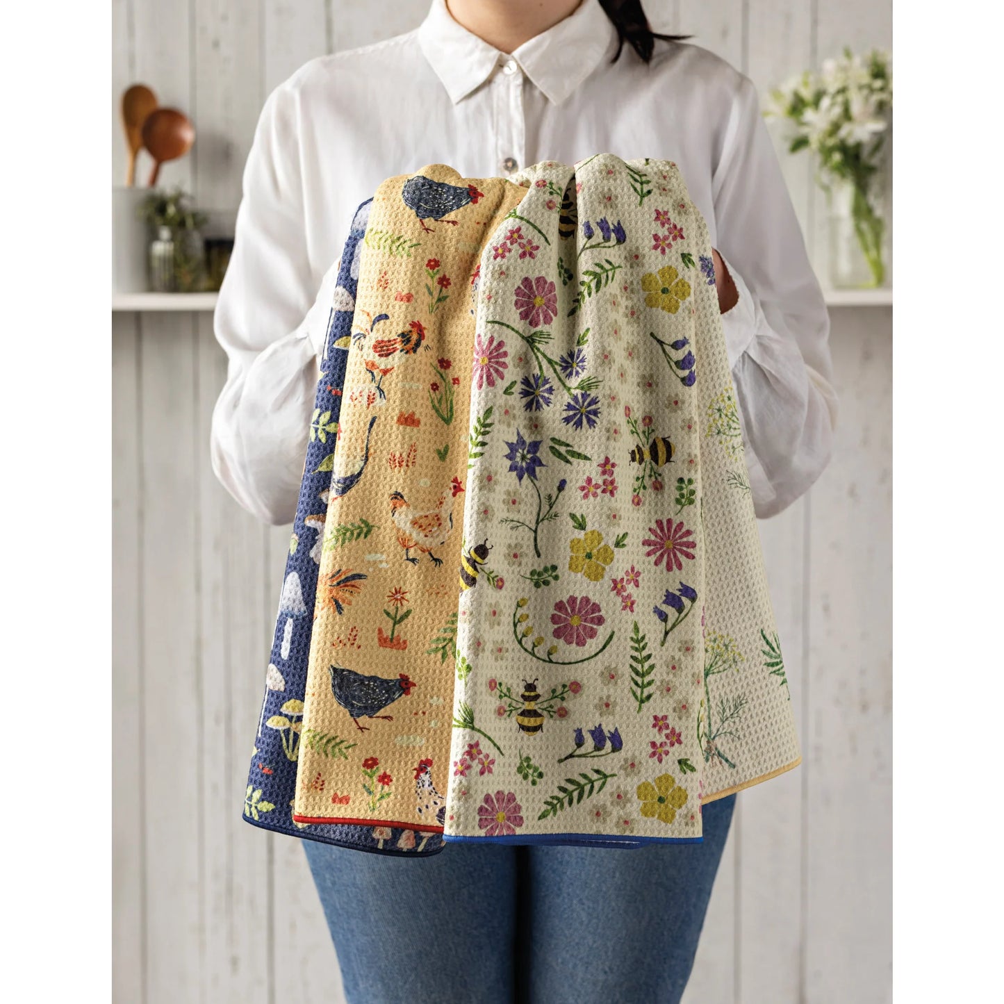 NOW Designs Microfiber Dishtowel: Bee Garden