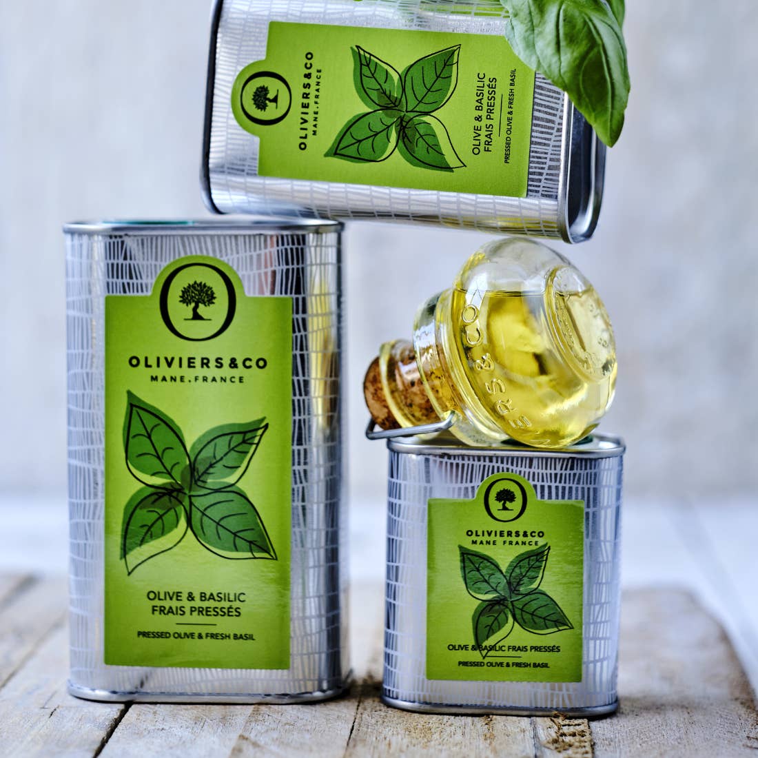 Oliviers & Co - Olive & Basil Oil