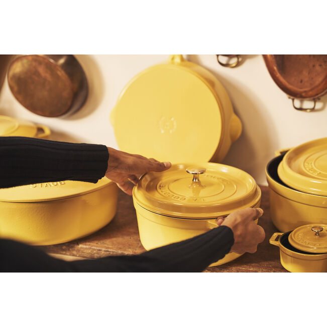 Staub Round Dutch Oven: 4 QT, Citron