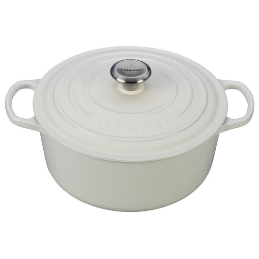 Le Creuset Round Dutch Oven: 5.5 QT, White