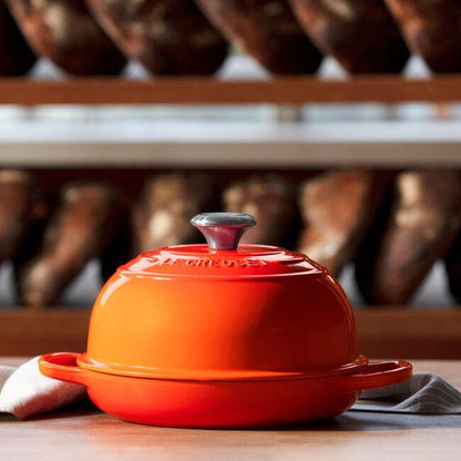 Le Creuset Bread Oven: 9.5" / 1.75 QT, Flame