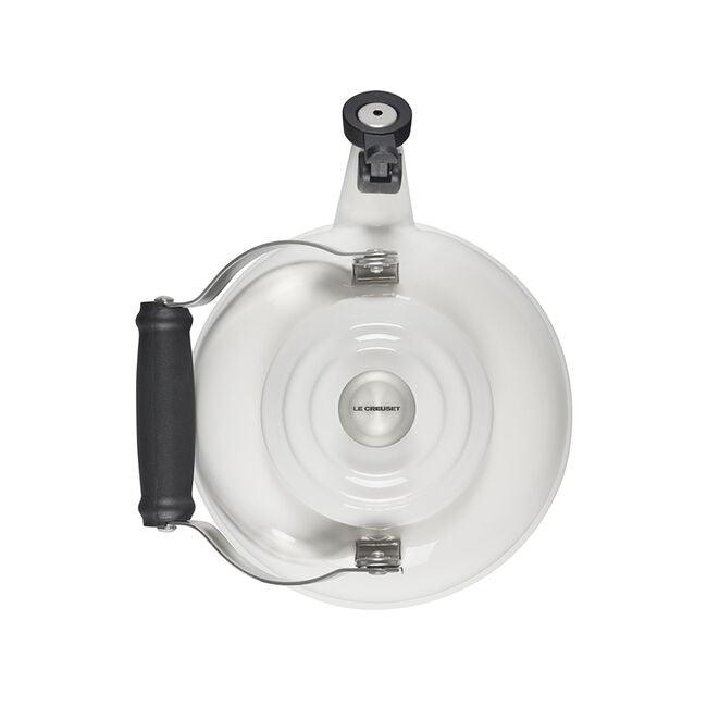 Le Creuset Kettle: Whistling, White