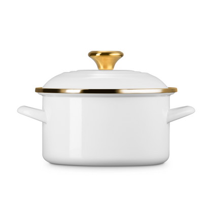 Le Creuset Pumpkin Collection Petite Stockpot: 3.8 QT, White with Gold Knob