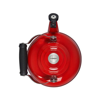 Le Creuset Kettle: Whistling, Cerise