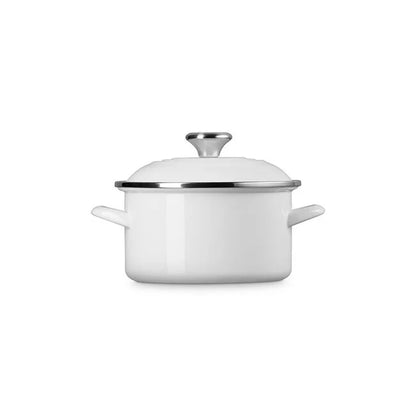 Le Creuset Petite Stockpot: 3.8 QT, White