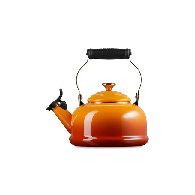 Le Creuset Pumpkin Collection Kettle: Whistling, Persimmon w/ Gold Knob