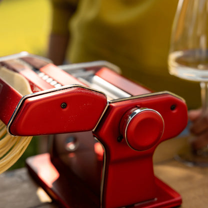 Marcato Atlas 150+ Pasta Machine: Red