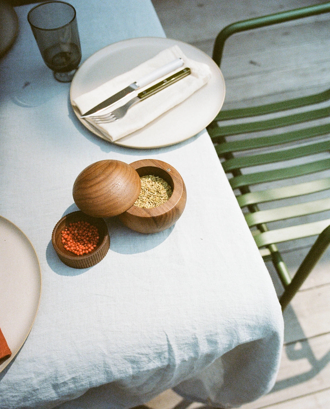Material Kitchen Salt Sphere: Walnut