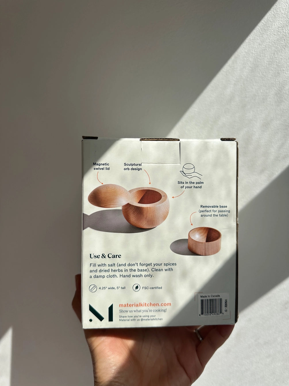 Material Kitchen Salt Sphere: Walnut