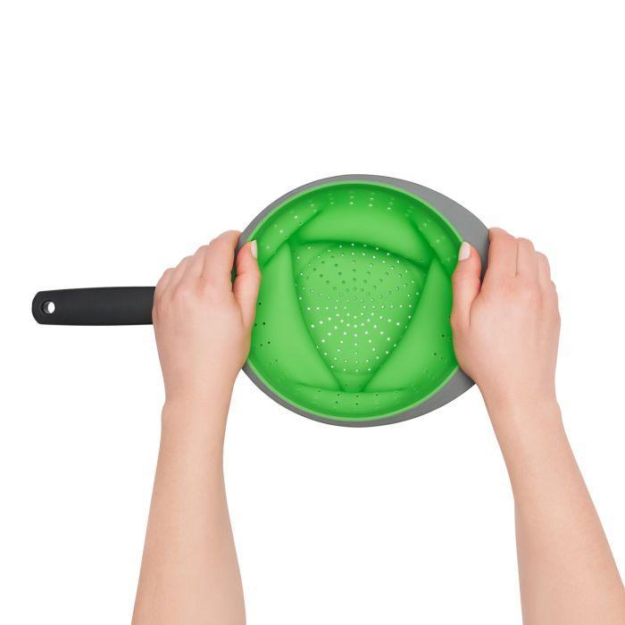 OXO Collapsible Strainer: 2 QT