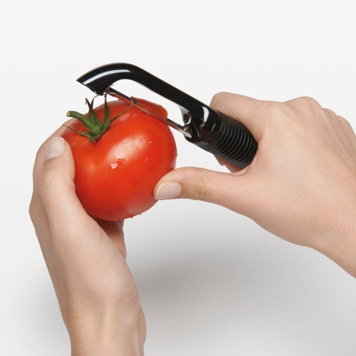OXO Peeler: Serrated