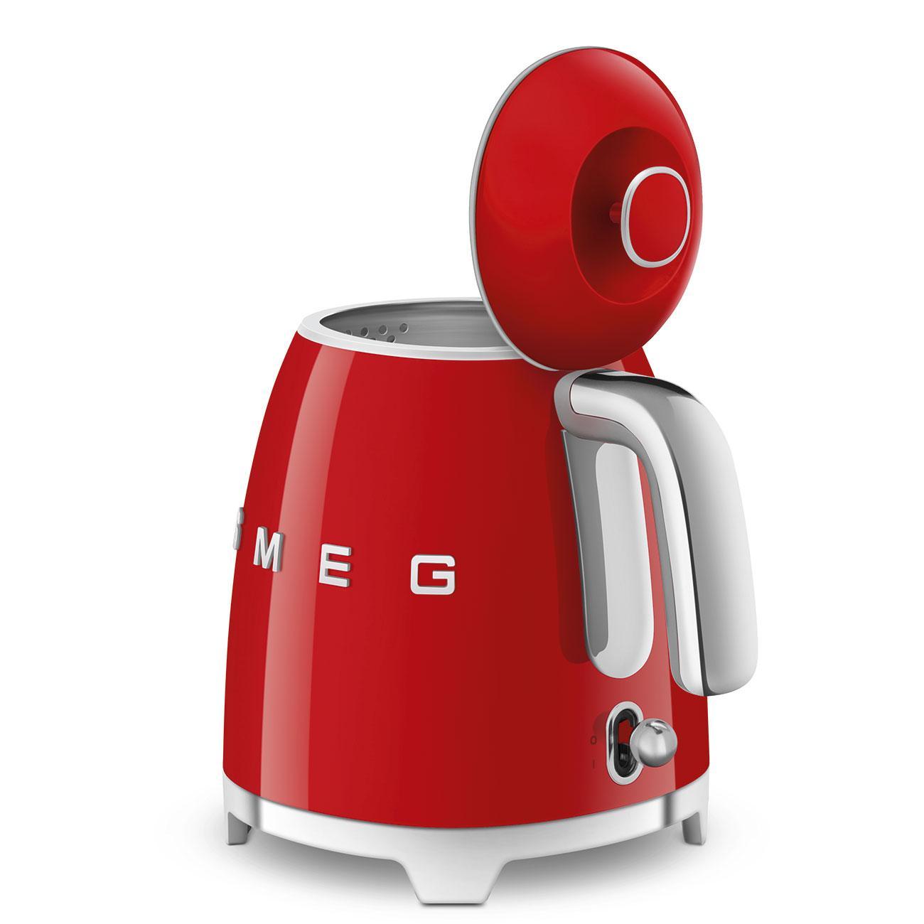 Smeg Mini Kettle: Red