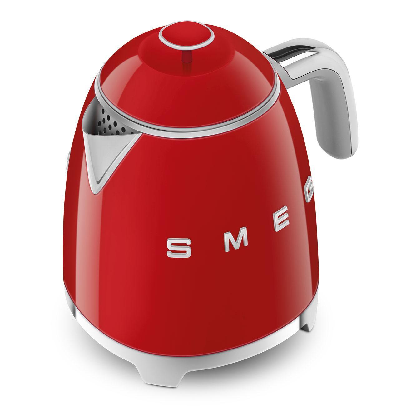 Smeg Mini Kettle: Red