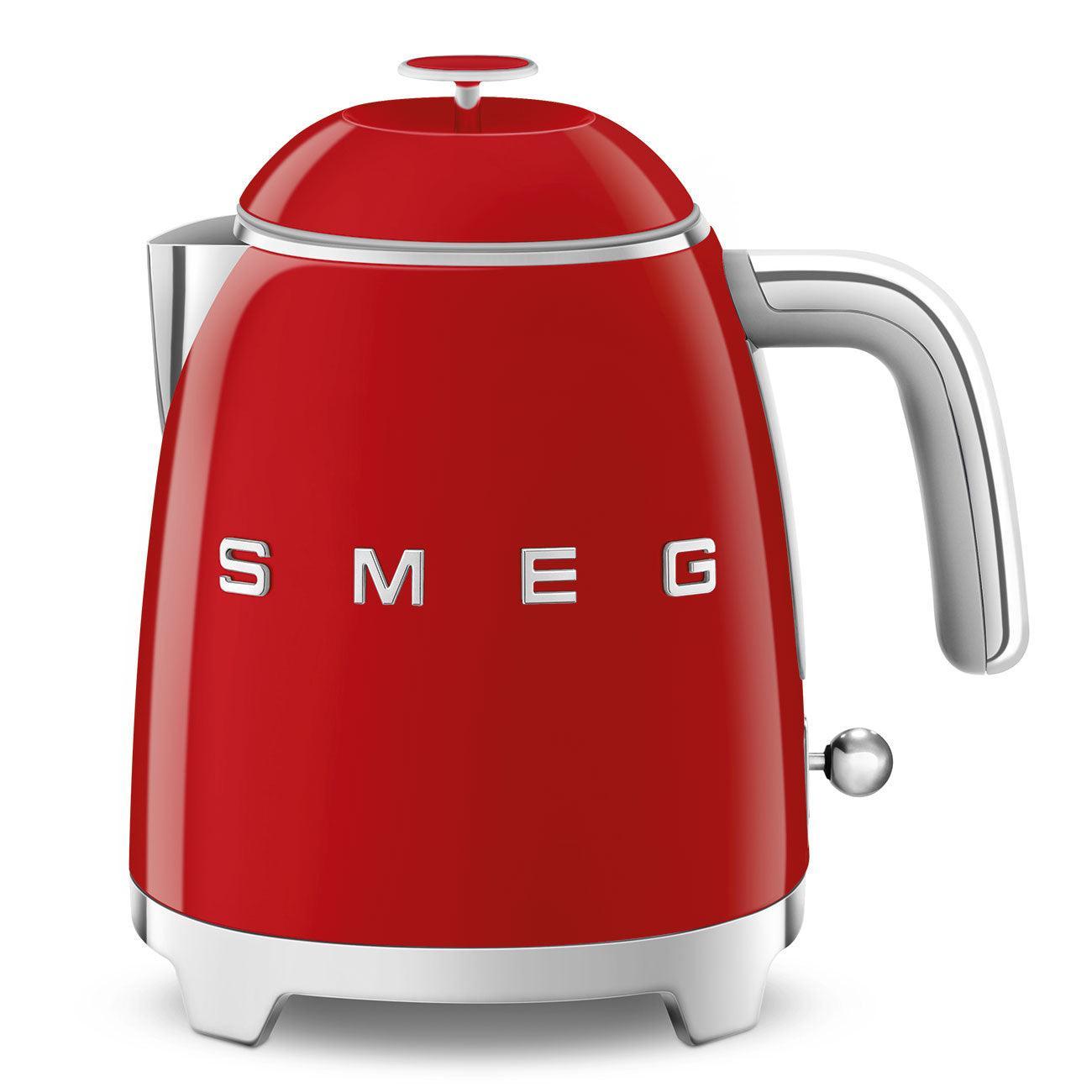 Smeg Mini Kettle: Red