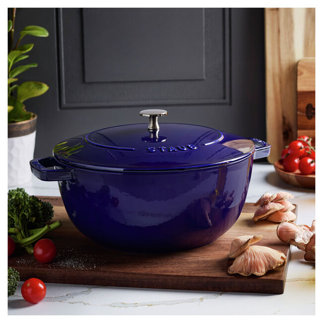 Staub Essential French Oven: 5 QT, Dark Blue