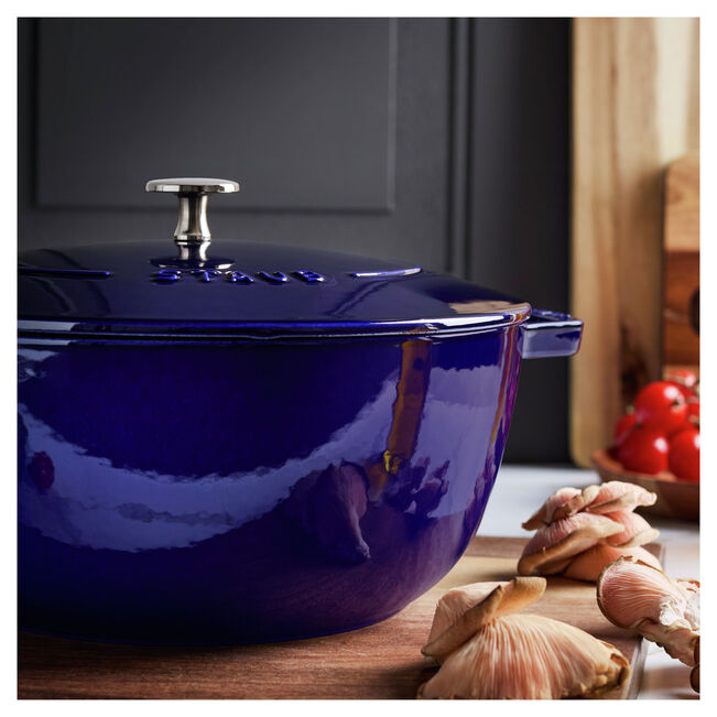 Staub Essential French Oven: 5 QT, Dark Blue