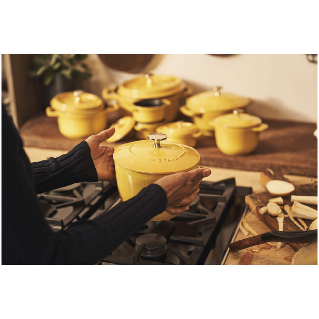 Staub Petite French Oven: 1.5 QT, Citron