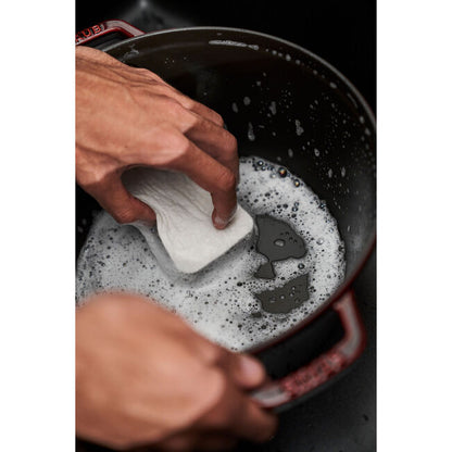 Staub Round Dutch Oven: 4 QT, Grenadine