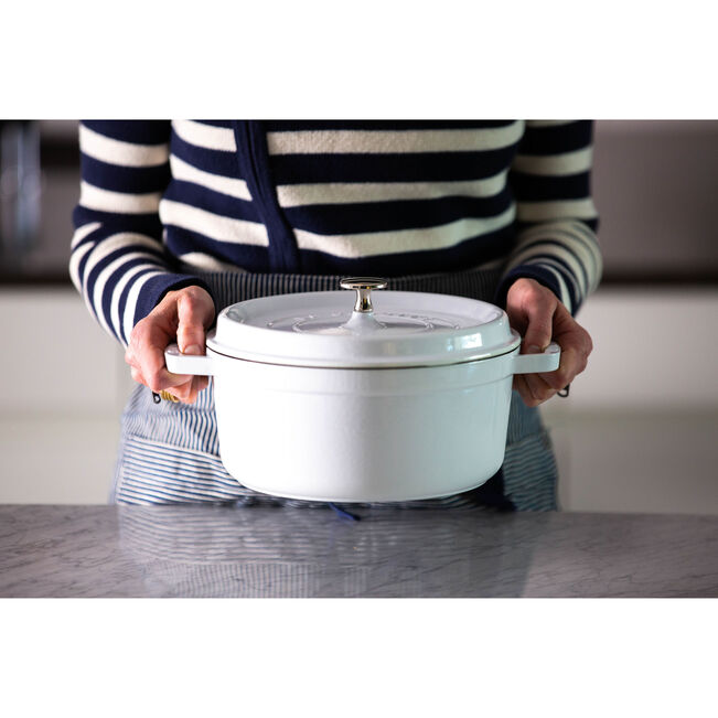 Staub Round Dutch Oven: 4 QT, White