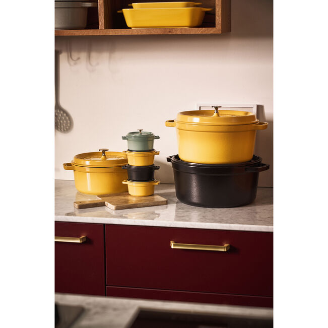 Staub Round Dutch Oven: 7 QT, Citron