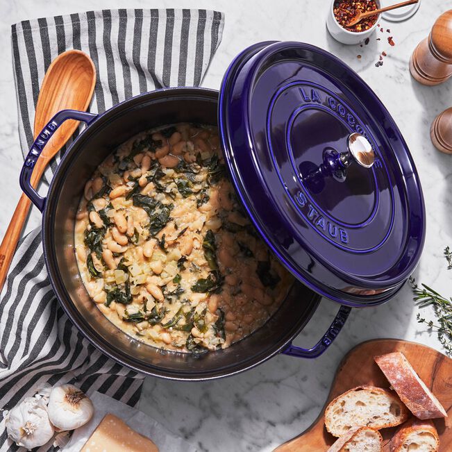 Staub Round Dutch Oven: 7 QT, Dark Blue
