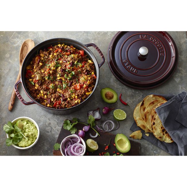 Staub Round Dutch Oven: 7 QT, Grenadine