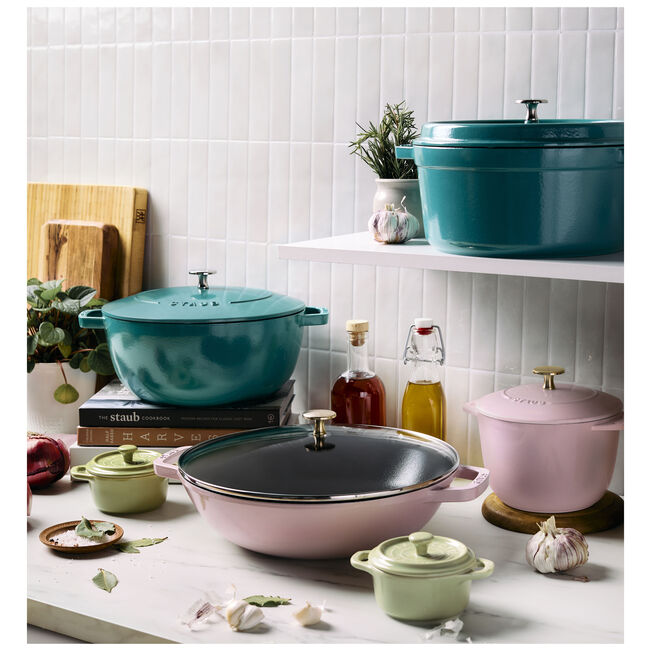 Staub Round Dutch Oven: 7 QT, Turquoise