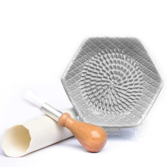 The Grate Plate Ceramic Grater: Cool Gray