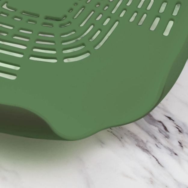 Tovolo Prep N’ Rinse Flat Colander: Pesto