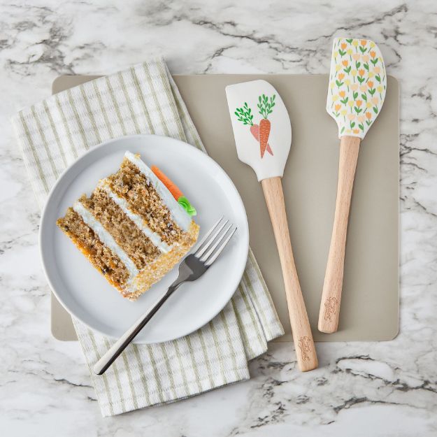 Tovolo Wood Handled Spatula: Carrot Patch