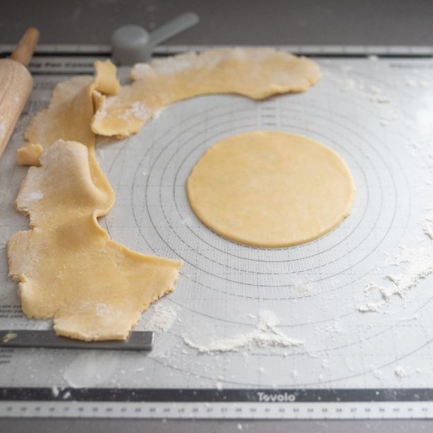 TOVOLO Silicone Baking Mat: Pastry (25" x 18")