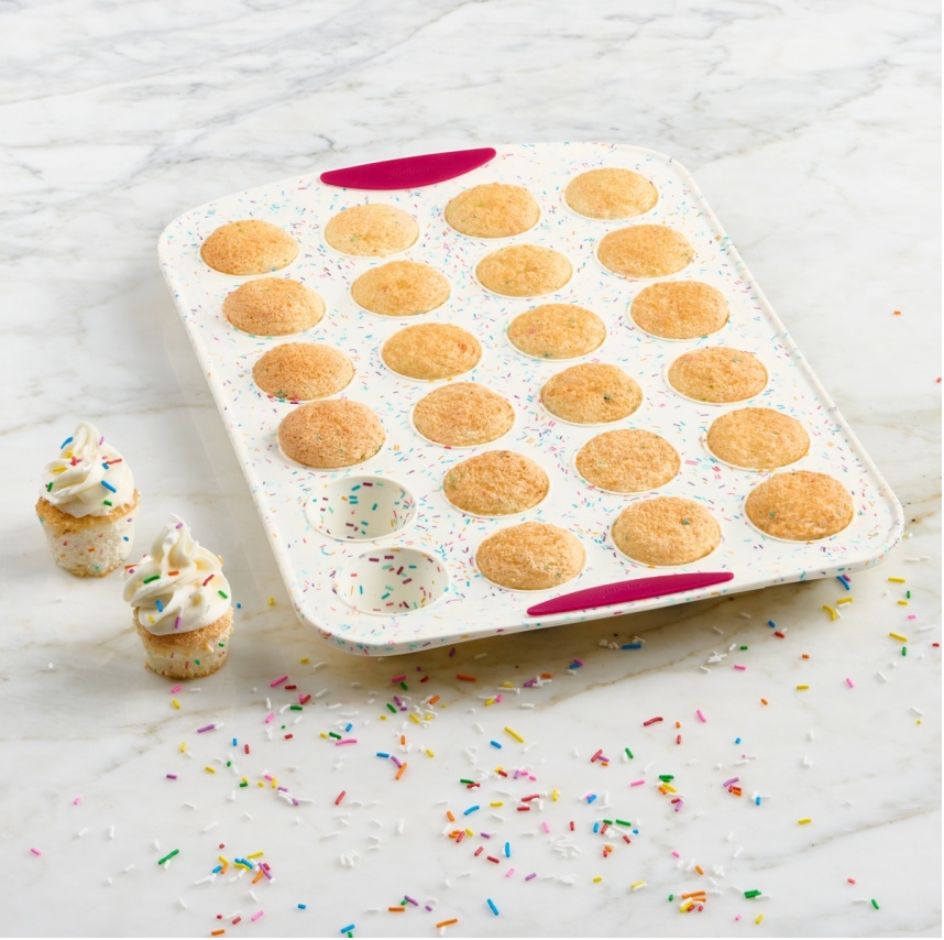 Trudeau Silicone Muffin Pan: Mini