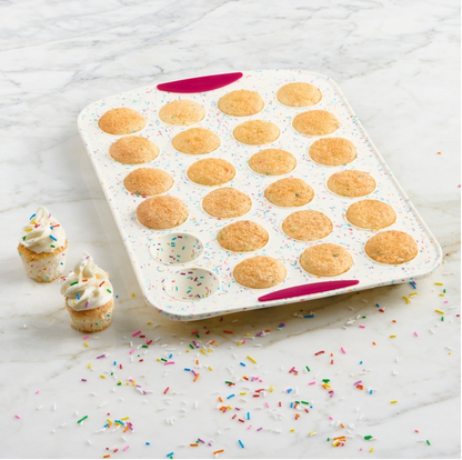 Trudeau Silicone Muffin Pan: Mini