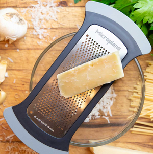 Microplane Mixing Bowl Grater: Fine